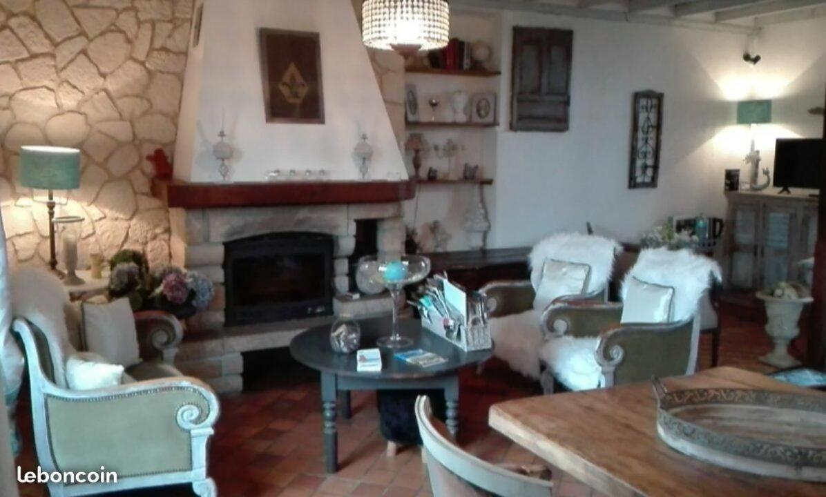 Domaine Du Mont Scolan Bed and Breakfast Montgardon Eksteriør billede